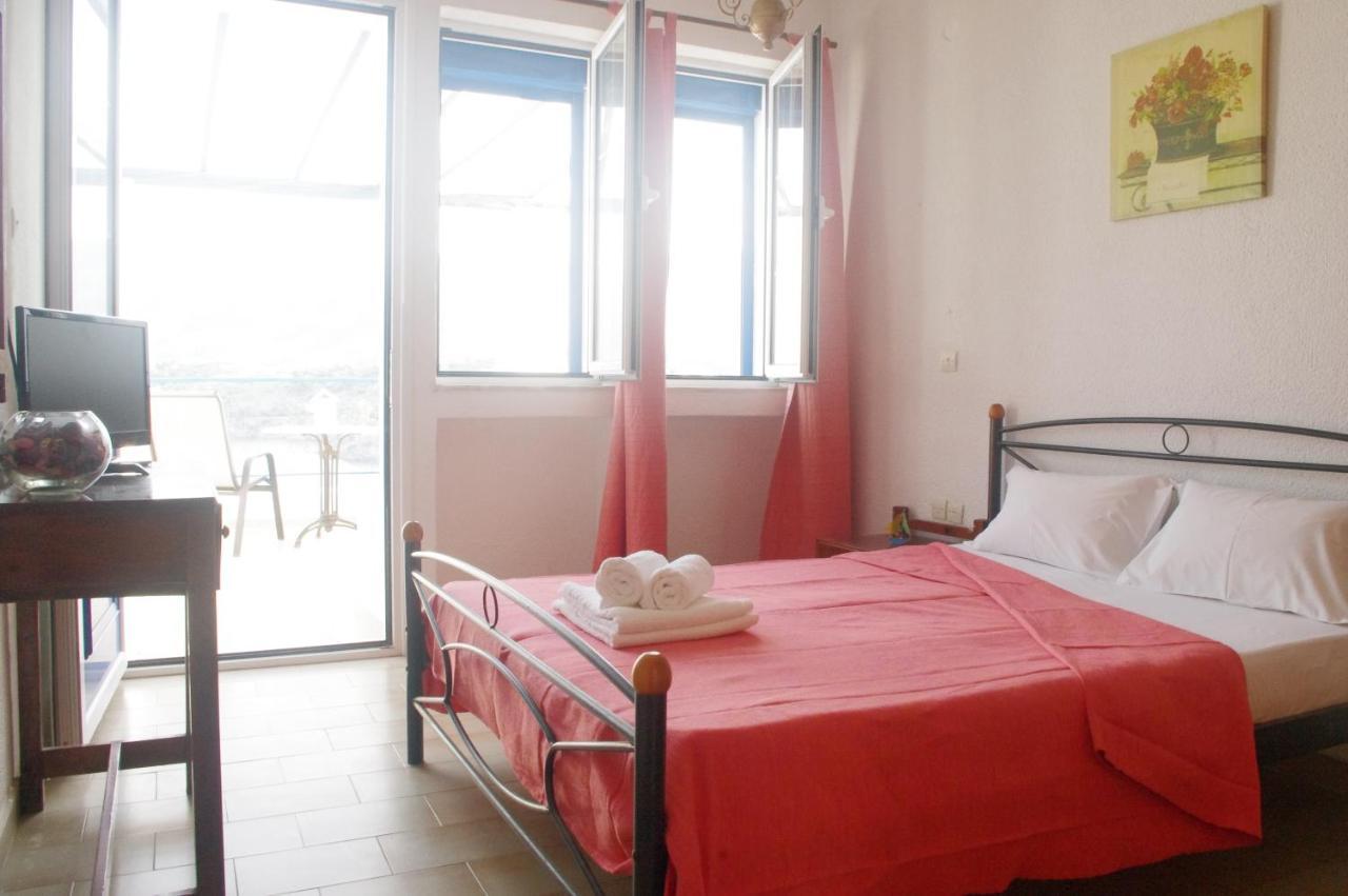 Rania Studios Poros Town Esterno foto