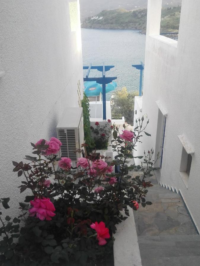 Rania Studios Poros Town Esterno foto
