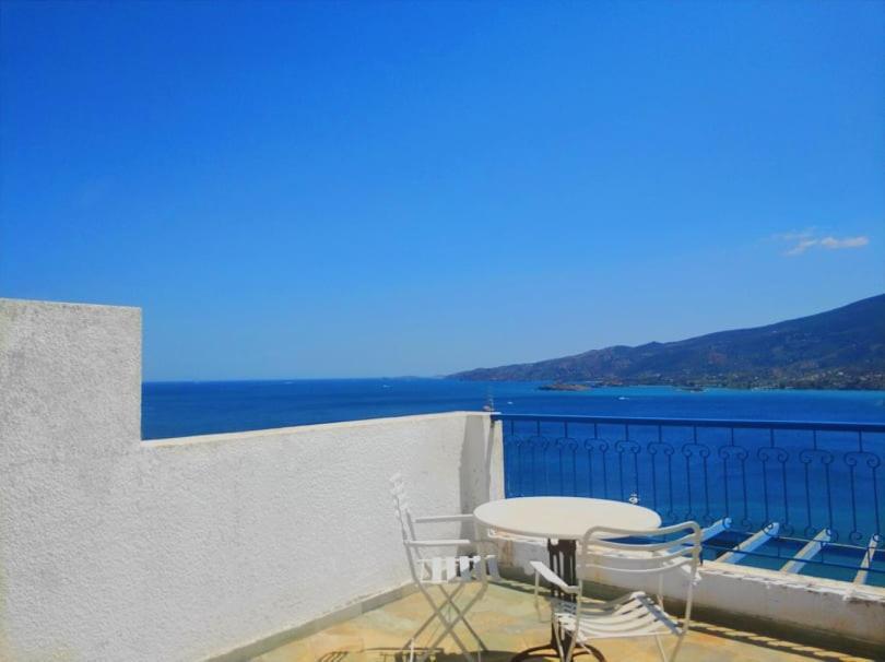 Rania Studios Poros Town Esterno foto